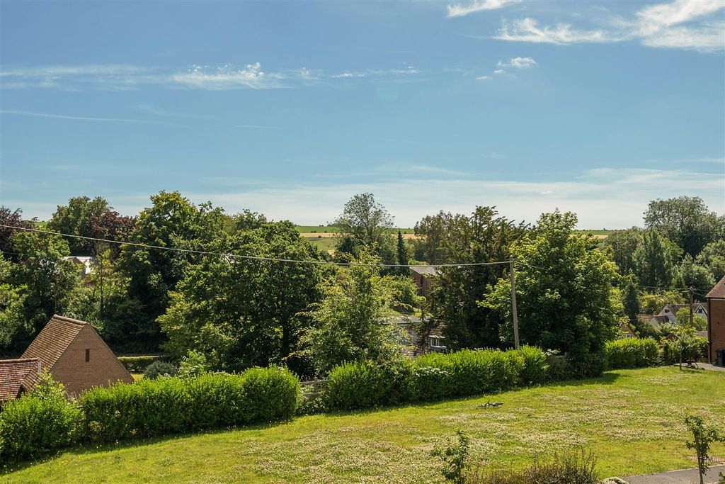 4 bed detached house for saleStrawberry Fields, Easterton SN10 photo 2