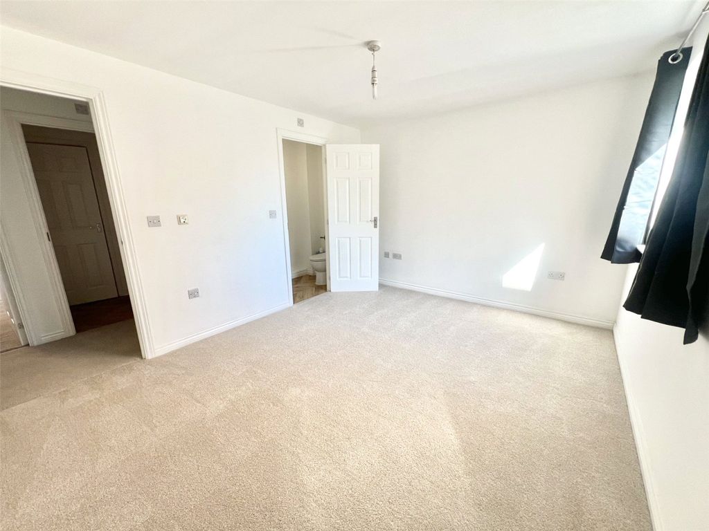 Additional image 6 of 2 bed flat for saleChain Court, Old Town, Swindon SN1