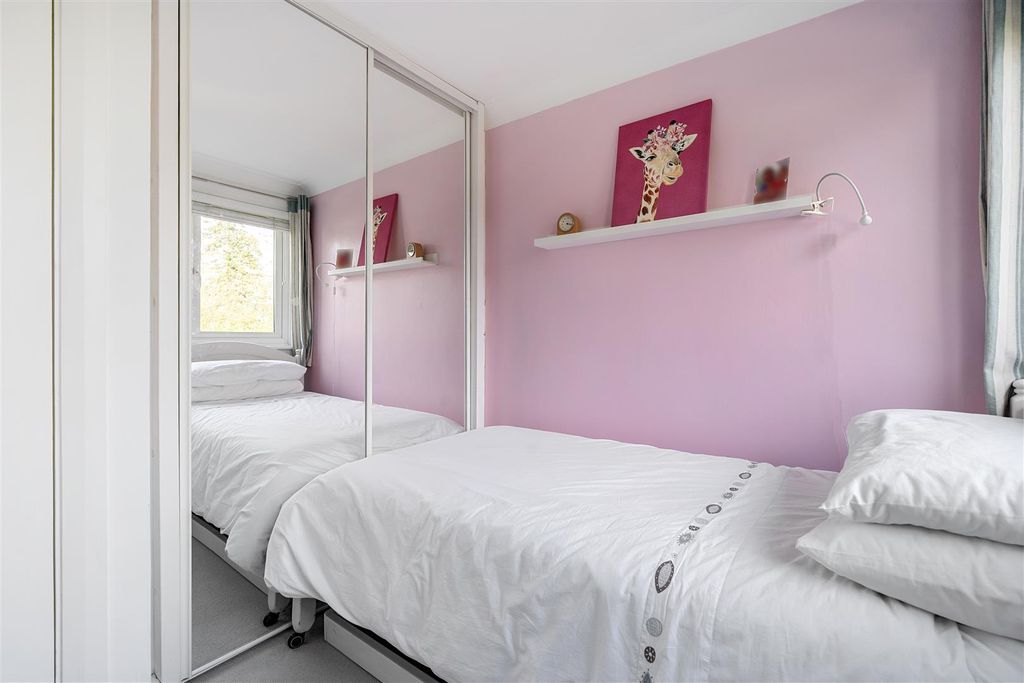 Additional image 15 of 4 bed link detached house for saleLyneham Road Crowthorne, Berkshire RG45