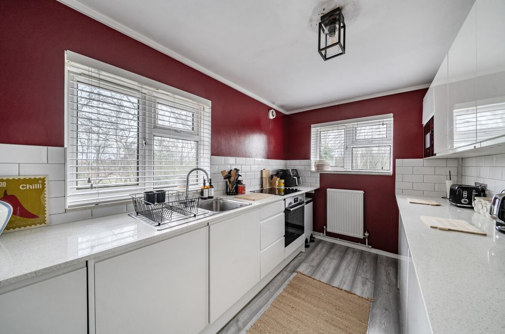 Additional image 2 of 2 bed flat for saleEarlswood, Bracknell RG12