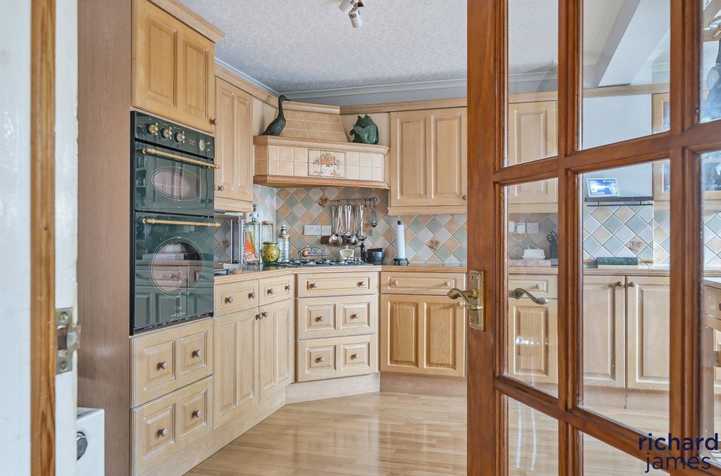 Additional image 6 of 4 bed detached house for saleThe Ridge, Blunsdon SN26