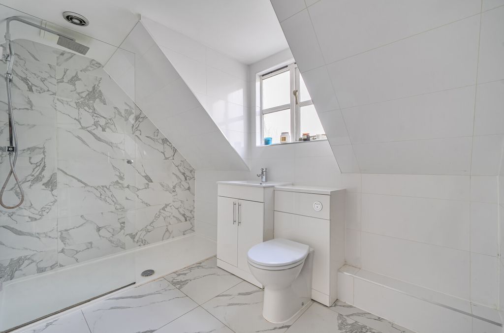 Additional image 19 of 4 bed detached house for saleJigs Lane South, Warfield, Bracknell, Berkshire RG42