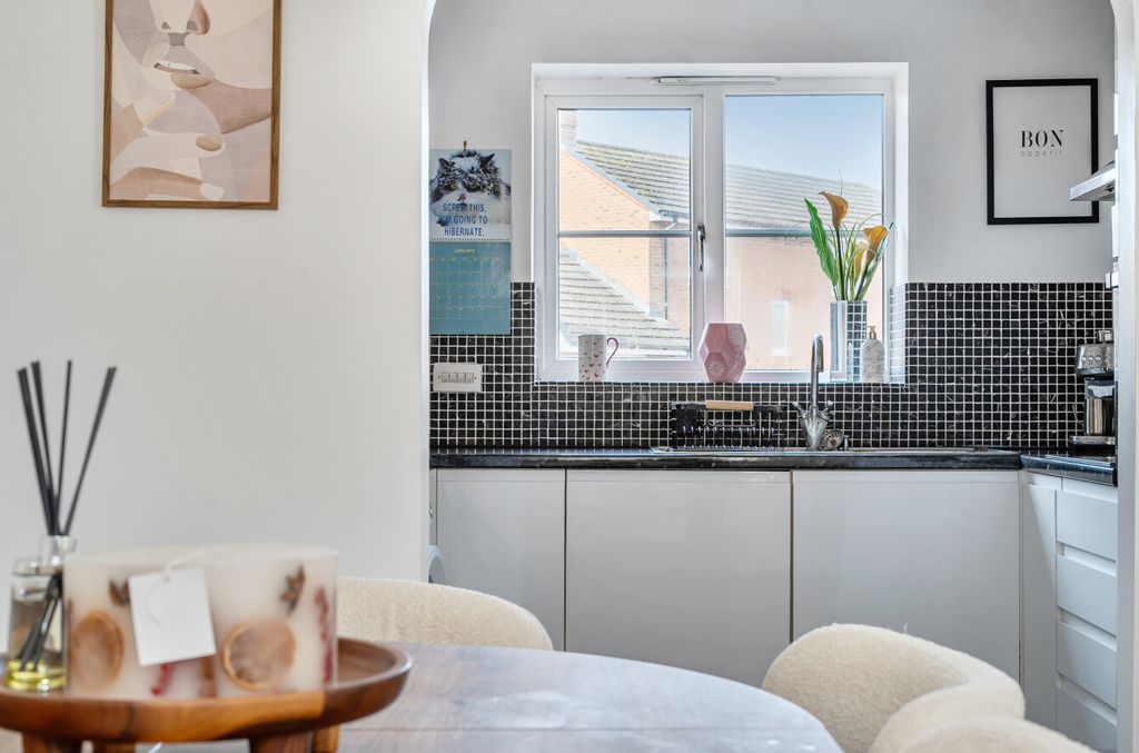 Additional image 3 of 2 bed flat for saleFigsbury Close, Swindon, Wiltshire SN25