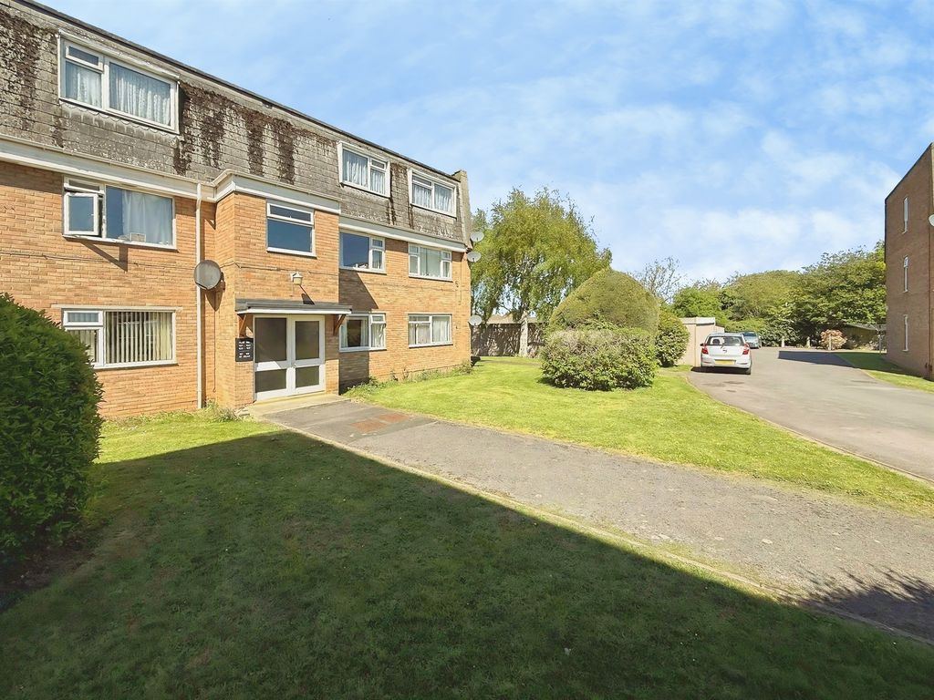 Additional image 2 of 2 bed flat for saleHelmsdale, Swindon SN25