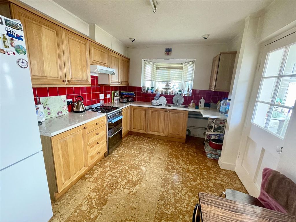 Additional image 8 of 3 bed detached house for saleDowns View Road, Swindon SN3