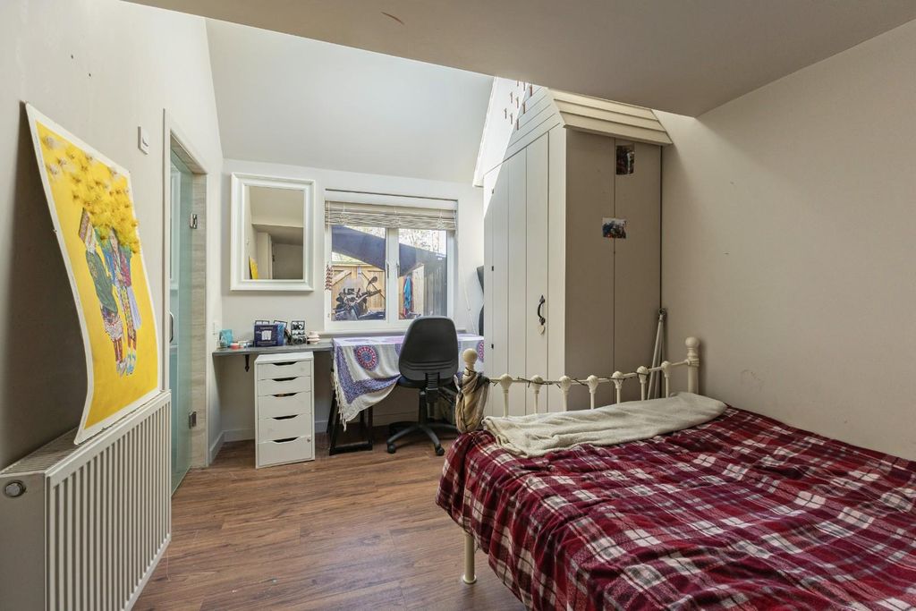 Additional image 10 of 6 bed property for saleCommon Road, Whiteparish, Salisbury SP5