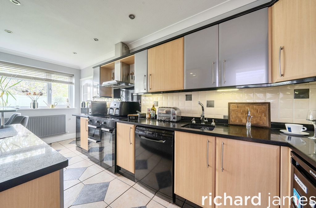 Additional image 4 of 3 bed semi-detached house for saleChurchward Avenue, Rodbourne Cheney SN2