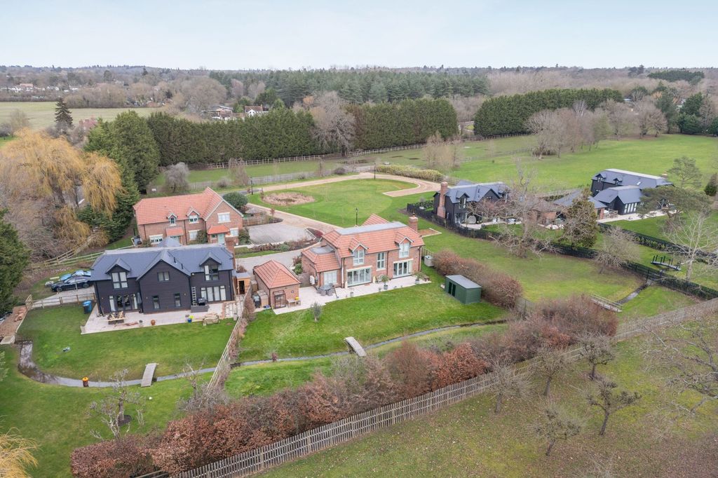 Additional image 2 of 4 bed detached house for saleOak Farm Close, Ascot SL5