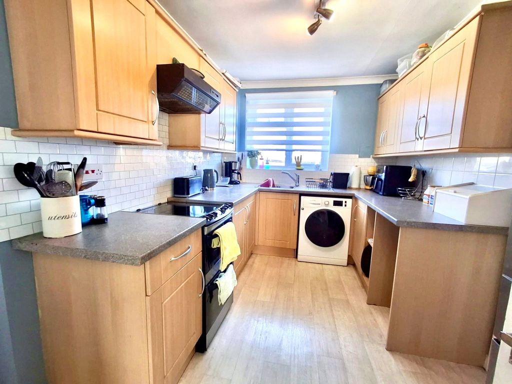 Additional image 4 of 3 bed semi-detached house for saleDuchess Way, Upper Stratton, Swindon SN2