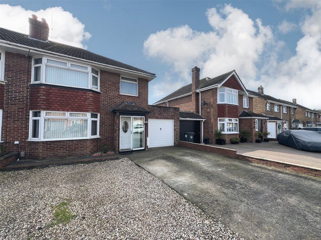 3 bed semi-detached house for saleGrange Drive, Stratton, Swindon SN3