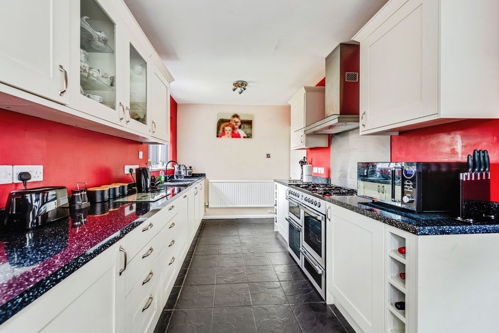 Additional image 2 of 4 bed semi-detached house for saleCollett Avenue, Swindon, Wiltshire SN2