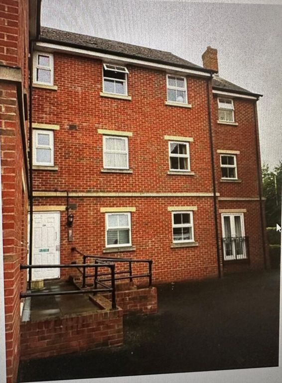 2 bed flat for saleFlat 1, 50 Queen Elizabeth Drive, Swindon SN25