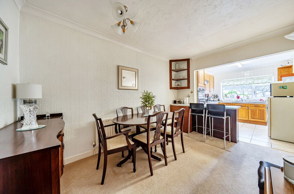 Additional image 5 of 3 bed bungalow for saleBeverstone Grove, Lawn, Swindon SN3