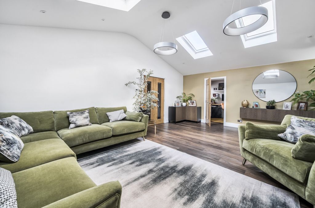 Additional image 6 of 3 bed bungalow for saleKiln Lane, Winkfield, Windsor SL4