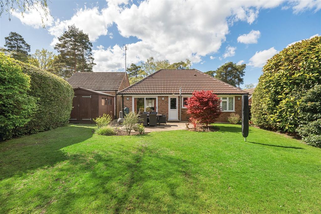 Additional image 16 of 3 bed detached bungalow for saleWiltshire Avenue, Crowthorne, Berkshire RG45