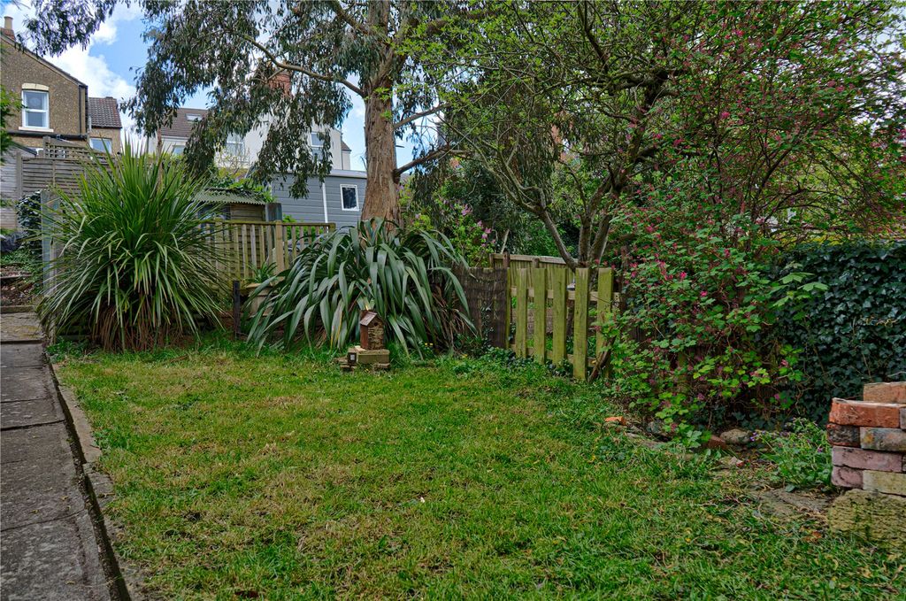 Additional image 12 of 4 bed terraced house for saleClifton Street, Swindon, Wiltshire SN1