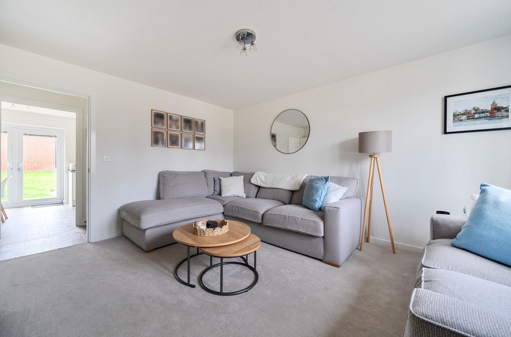 Additional image 2 of 3 bed semi-detached house for saleSonning Place, Binfield, Bracknell, Berkshire RG42