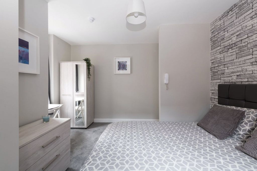 Additional image 22 of 10 bed terraced house for saleMilton Road, Swindon SN1