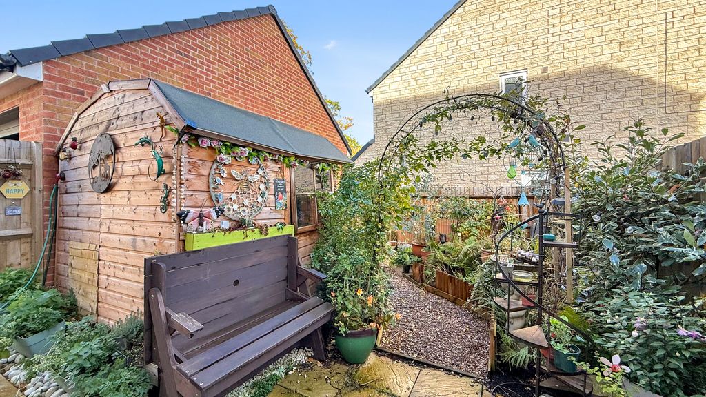 Additional image 13 of 4 bed semi-detached house for saleSwallows Rise, Westbury BA13