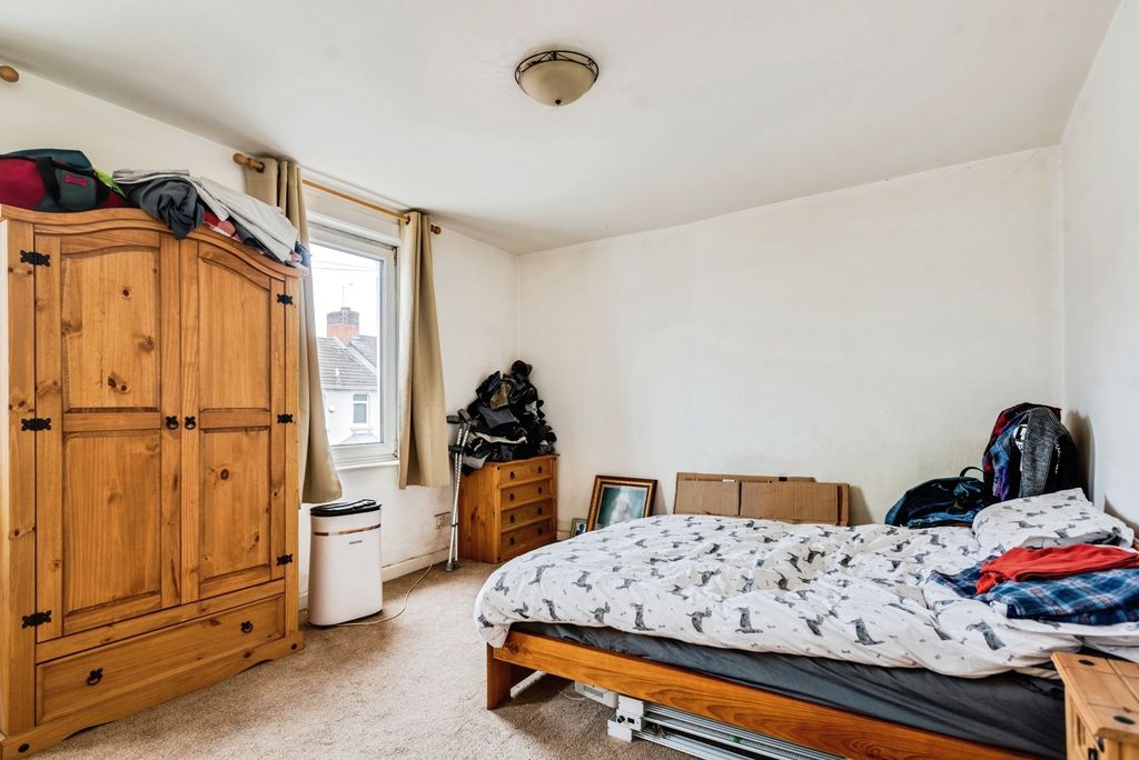 Additional image 8 of 3 bed terraced house for saleCricklade Road, Swindon, Wiltshire SN2