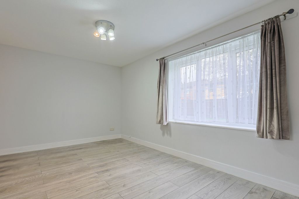 Additional image 12 of 1 bed flat for saleAldworth Close, Bracknell RG12