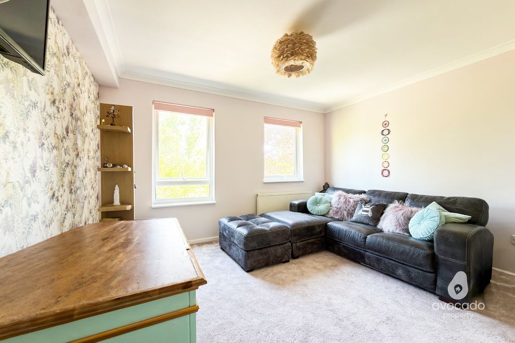 Additional image 7 of 3 bed terraced house for saleNorthcott, Bracknell RG12