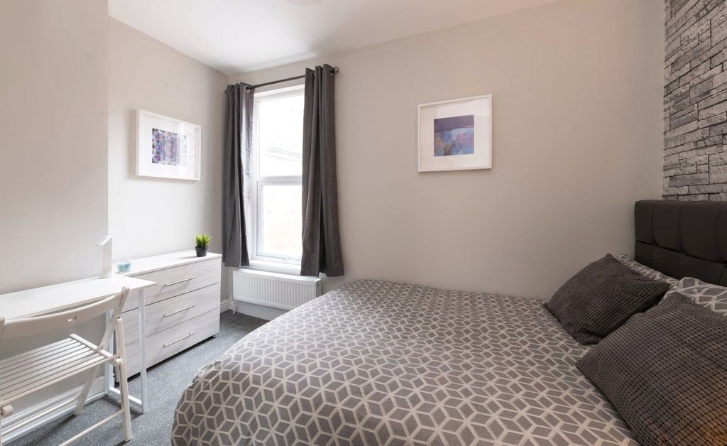 Additional image 26 of 10 bed terraced house for saleMilton Road, Swindon SN1