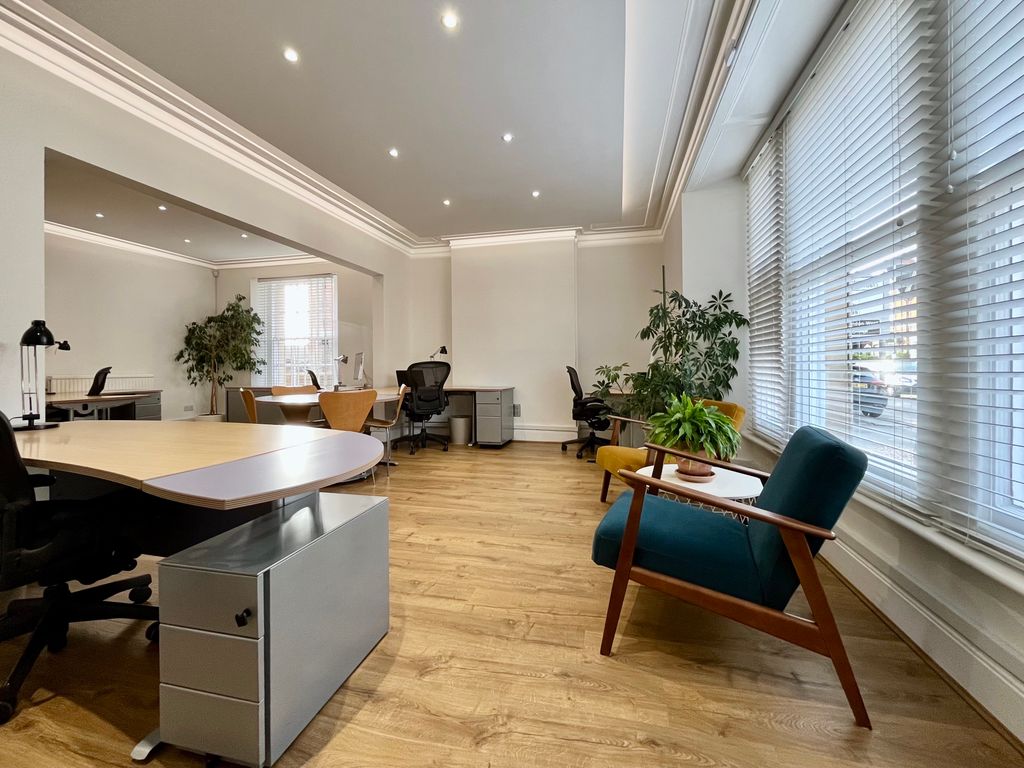 Office for saleDevizes Road, Swindon SN1 photo 5