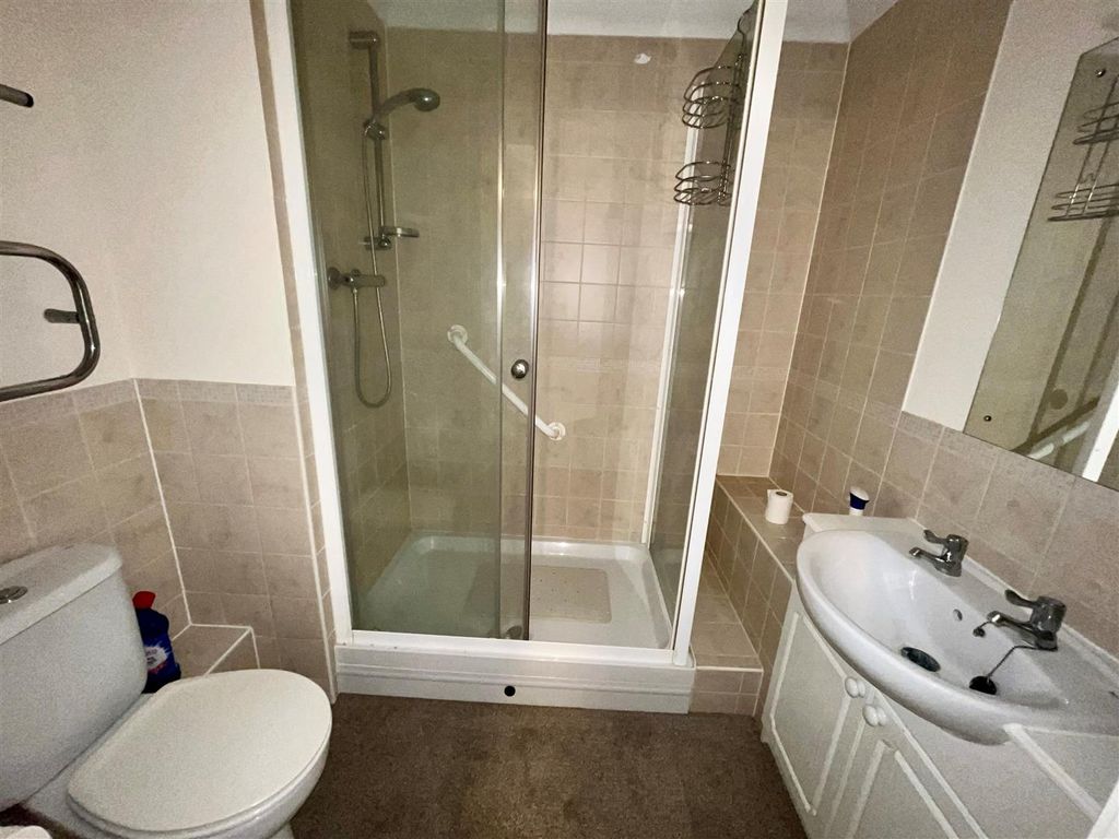 Additional image 6 of 1 bed flat for saleCastle Lodge, Gladstone Road, Chippenham SN15