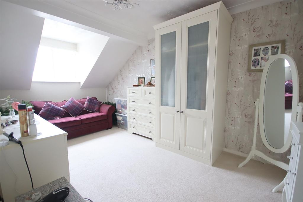 Additional image 10 of 4 bed detached house for saleCruse Close, Chippenham SN14