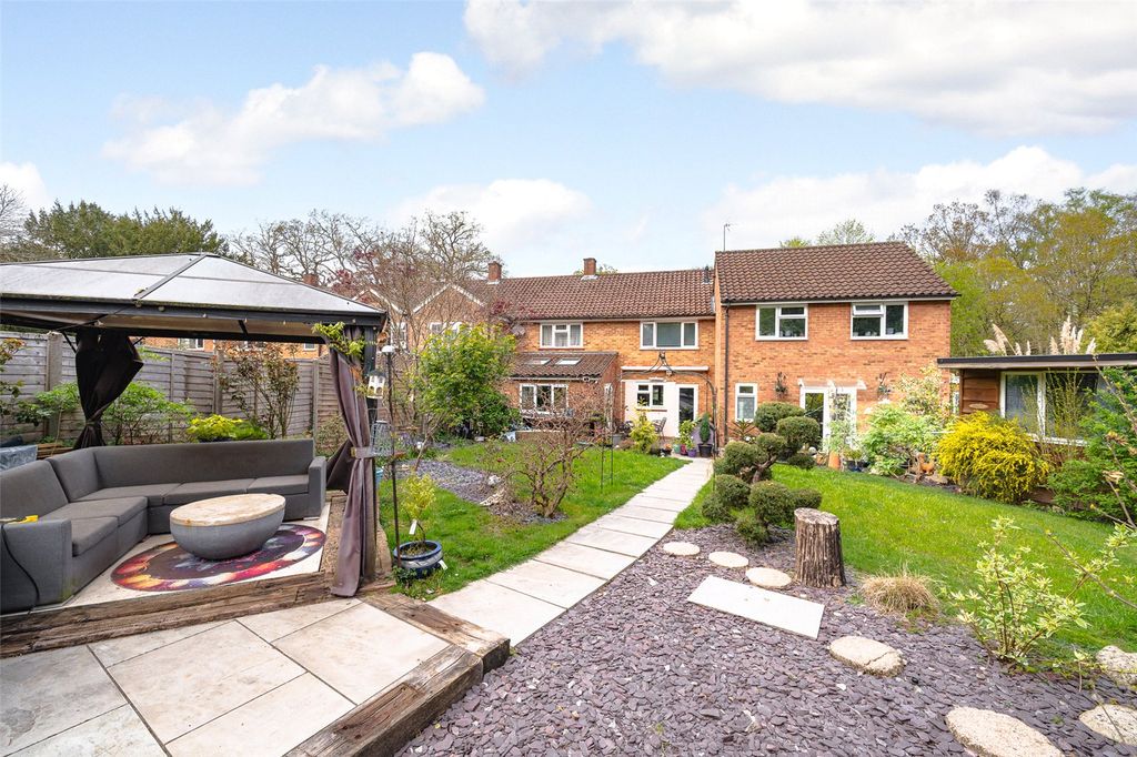 4 bed detached house for saleBullbrook Drive, Bracknell, Berkshire RG12