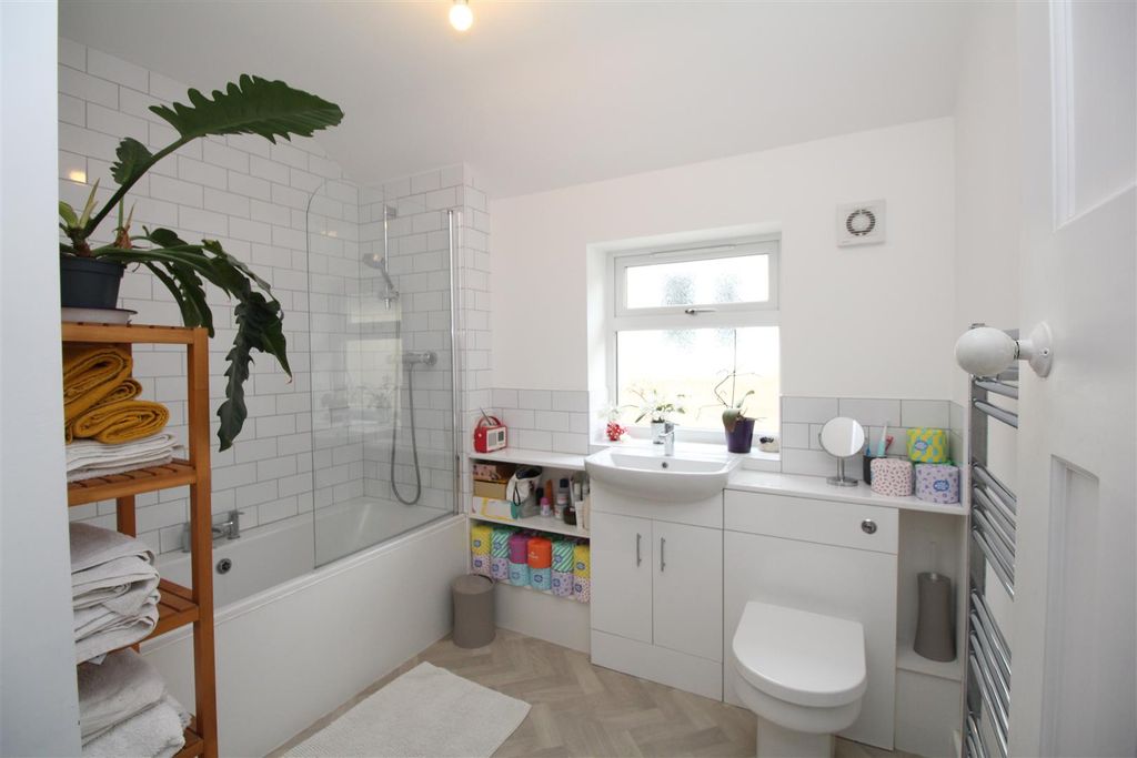 Additional image 12 of 4 bed semi-detached house for saleEast Yewstock Crescent, Chippenham SN15