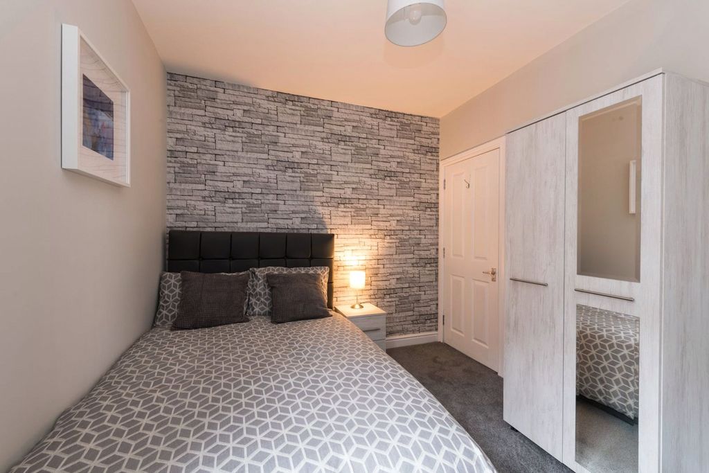 Additional image 28 of 10 bed terraced house for saleMilton Road, Swindon SN1