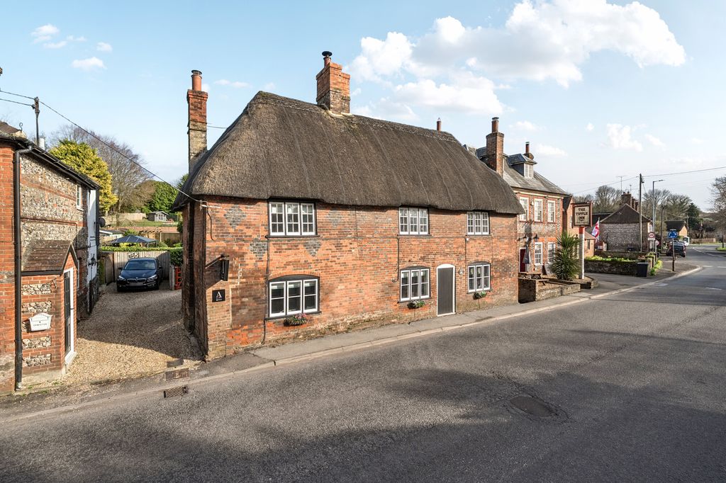 4 bed semi-detached house for saleCollingbourne Ducis, Marlborough SN8