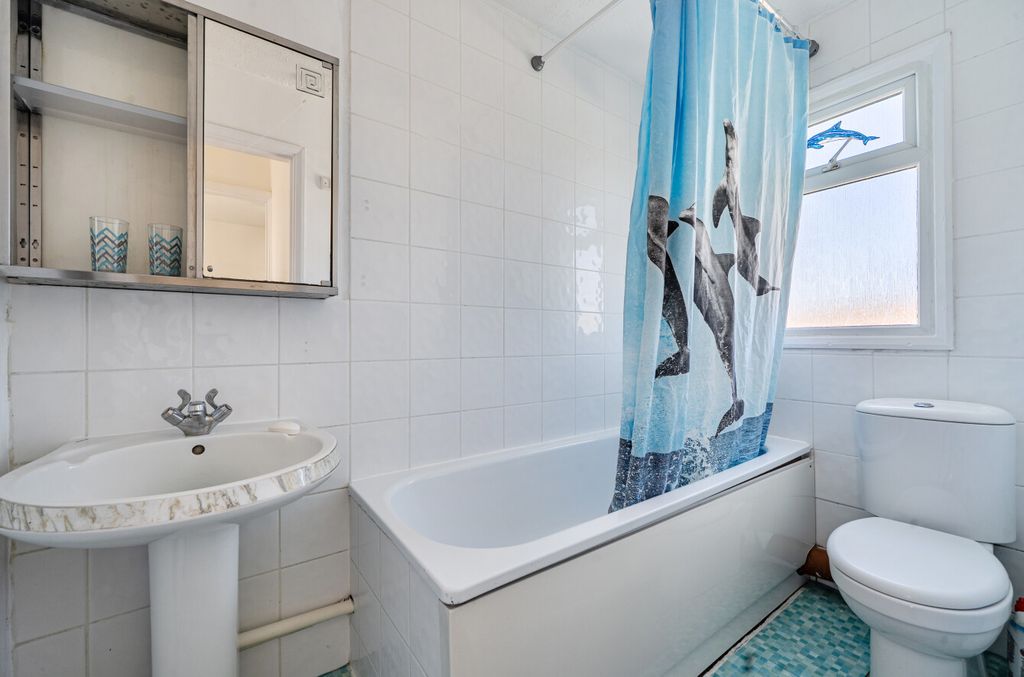 Additional image 14 of 4 bed terraced house for saleWoodies Close, Binfield, Bracknell, Berkshire RG42