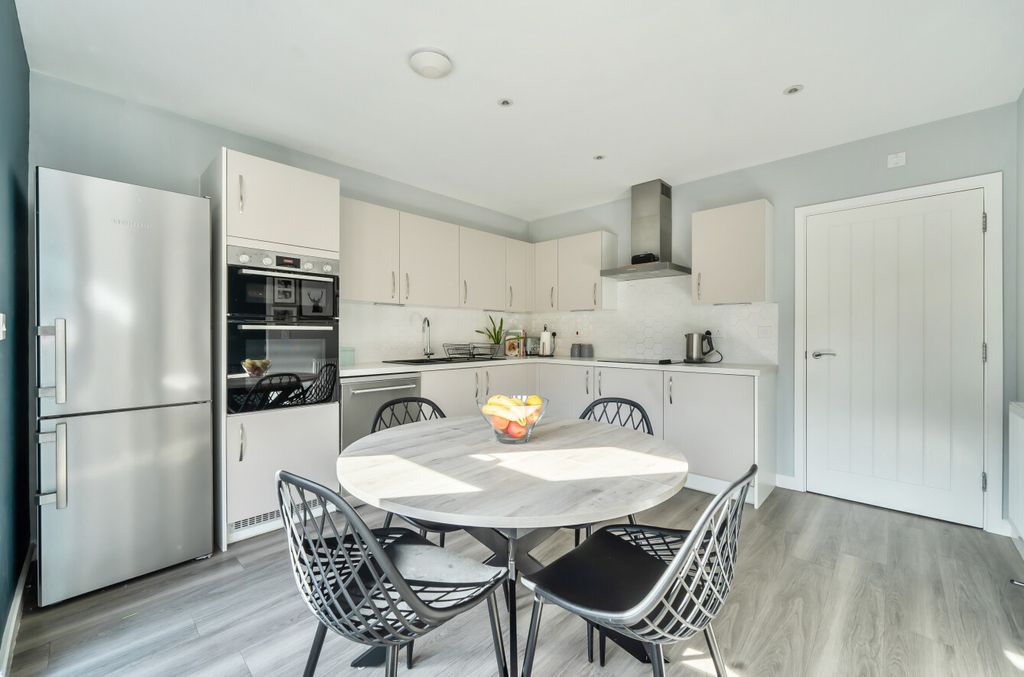 Additional image 10 of 3 bed semi-detached house for saleSt. Georges Park, Binfield, Bracknell, Berkshire RG42