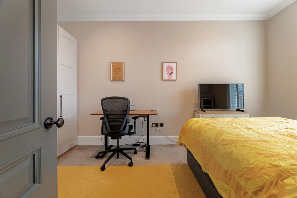 Additional image 11 of 2 bed flat for saleWinkfield Park Winkfield Row Bracknell, Berkshire RG42