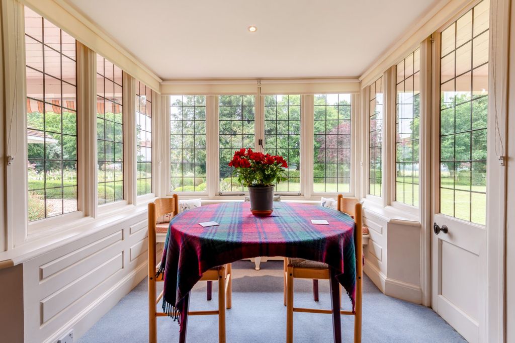 5 bed detached house for saleMiddleton, Winterslow, Salisbury, Wiltshire SP5 photo 5
