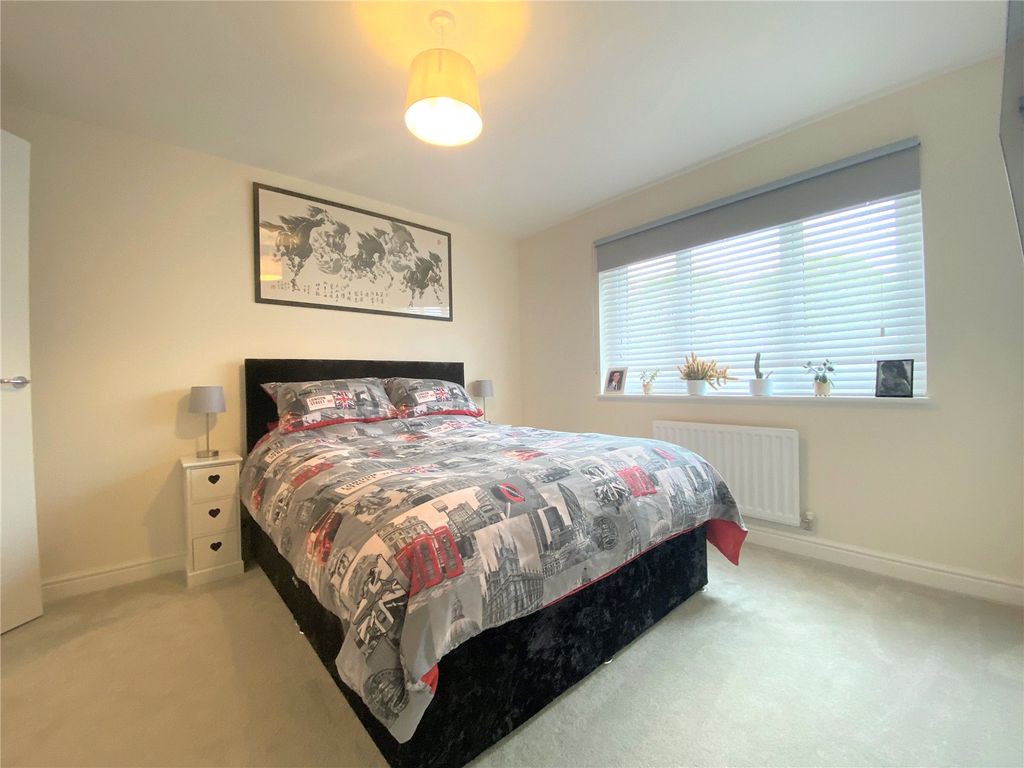 Additional image 6 of 4 bed terraced house for saleHomington Avenue, Badbury Park, Swindon SN3