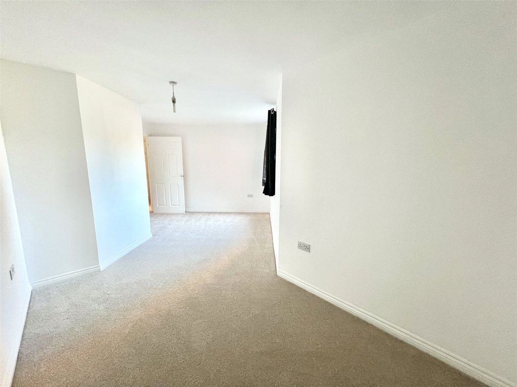 Additional image 9 of 2 bed flat for saleChain Court, Old Town, Swindon SN1