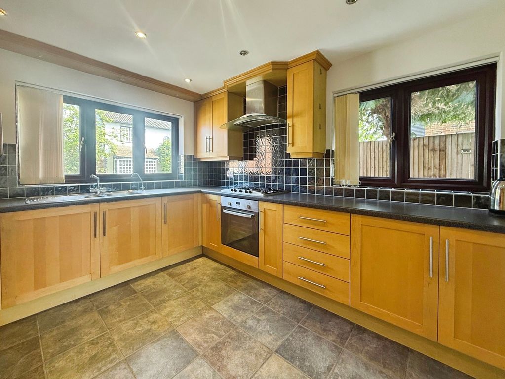 Additional image 3 of 3 bed detached house for saleKings Road, Crowthorne, Berkshire RG45