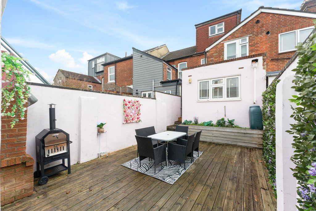Additional image 22 of 4 bed terraced house for saleWyndham Road, Salisbury SP1