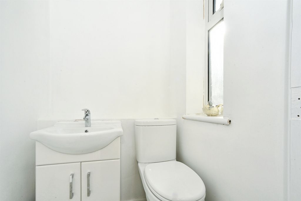 Additional image 11 of 2 bed semi-detached bungalow for saleUpham Road, Swindon SN3