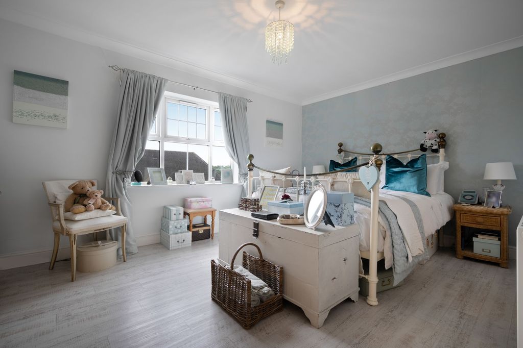 Additional image 4 of 4 bed terraced house for saleFernbank Road, Ascot SL5