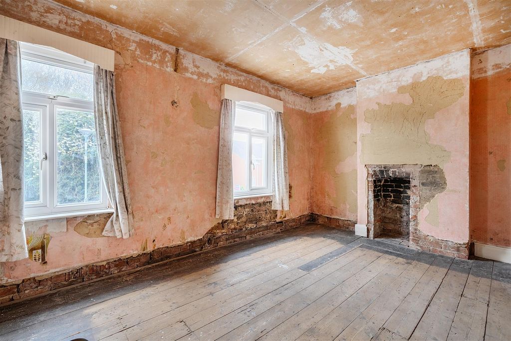 Additional image 12 of 3 bed semi-detached house for saleDevizes Road, Wroughton SN4