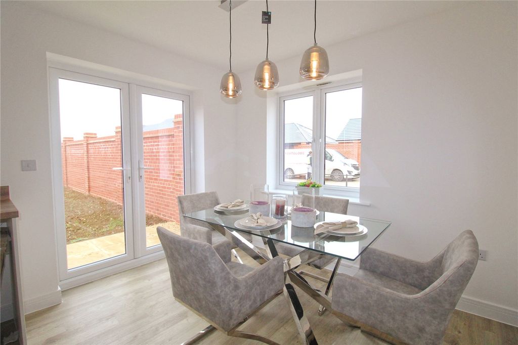 3 bed detached house for salePlot 95, Weavers Meadow, Trowbridge BA14 photo 5