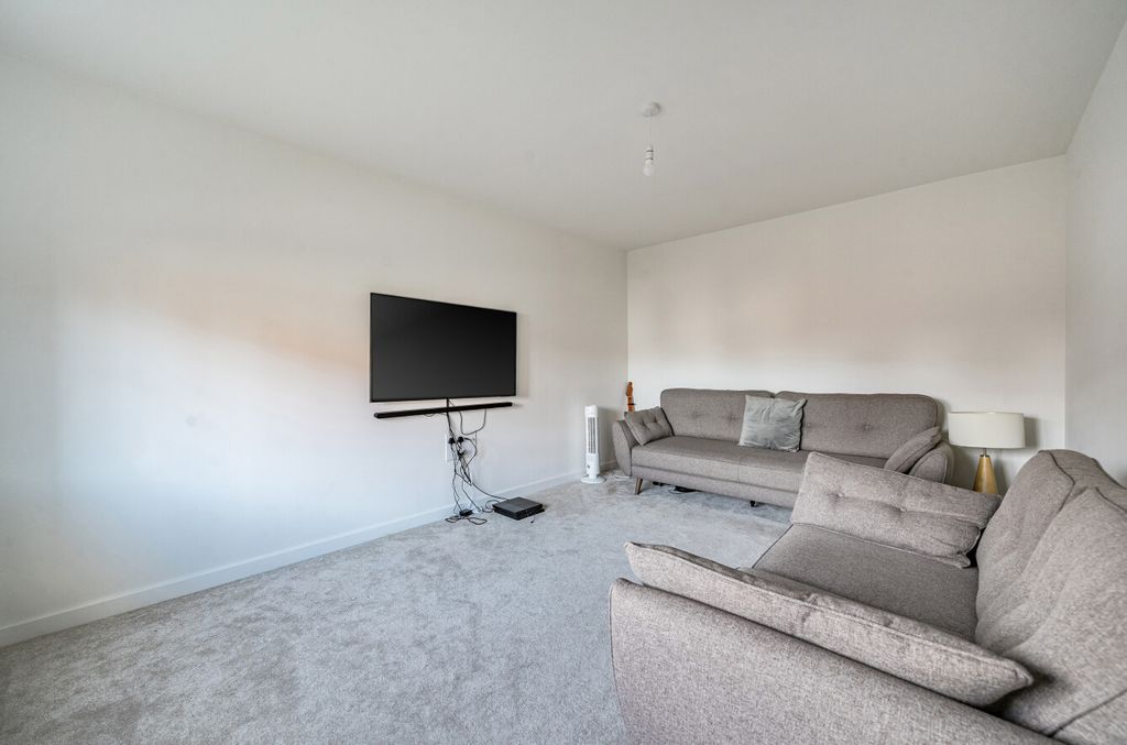 Additional image 8 of 4 bed semi-detached house for saleHeythorp Park, Binfield, Bracknell, Berkshire RG42