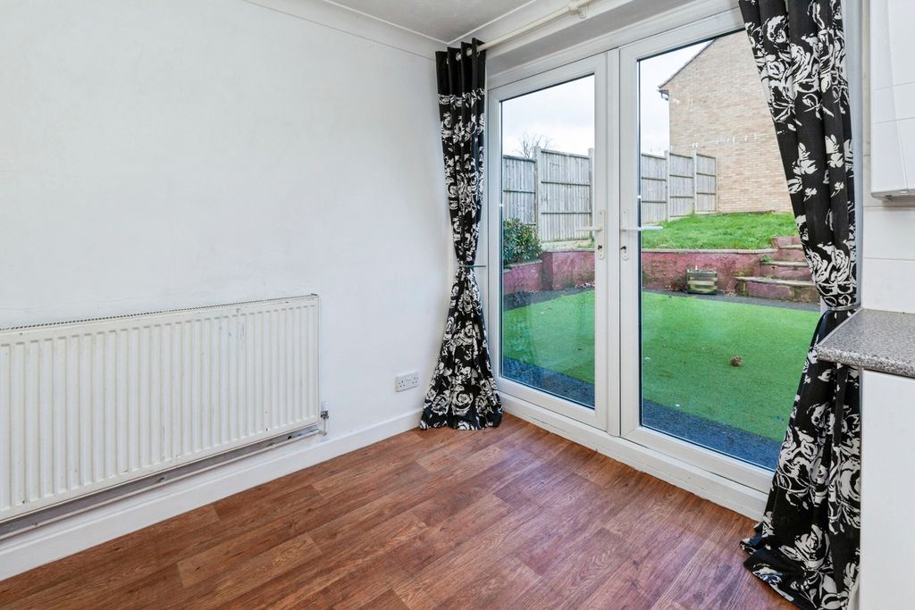 Additional image 4 of 3 bed end terrace house for saleCalfridus Way, Bracknell, Berkshire RG12