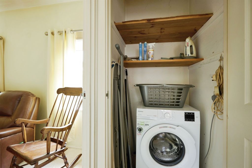 Additional image 15 of 1 bed flat for saleSt. Edwards Court, Shaftesbury SP7