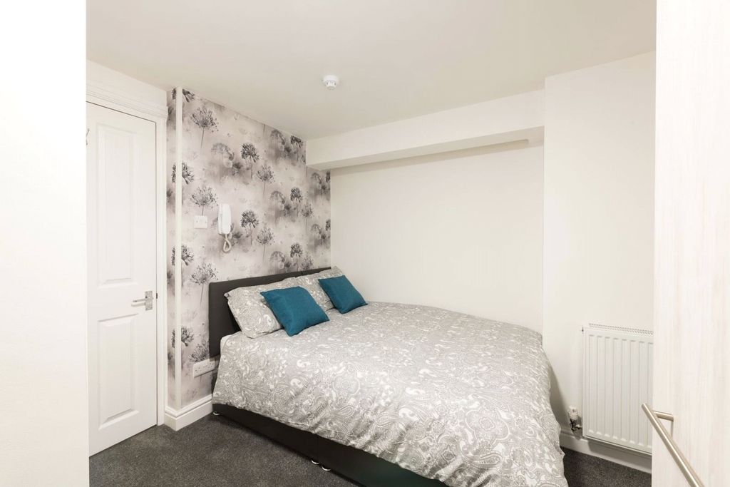 Additional image 6 of 10 bed terraced house for saleMilton Road, Swindon SN1